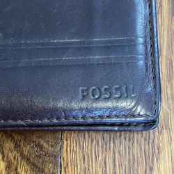Beautiful Fossil Leather Bi-Fold Wallet 