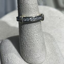 14k  Ladies Wedding Band 
