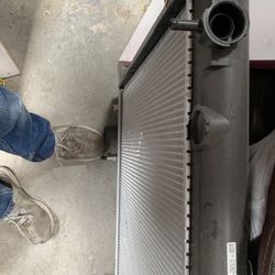 Radiator For Toyota Tundra V6 , New Asking $100