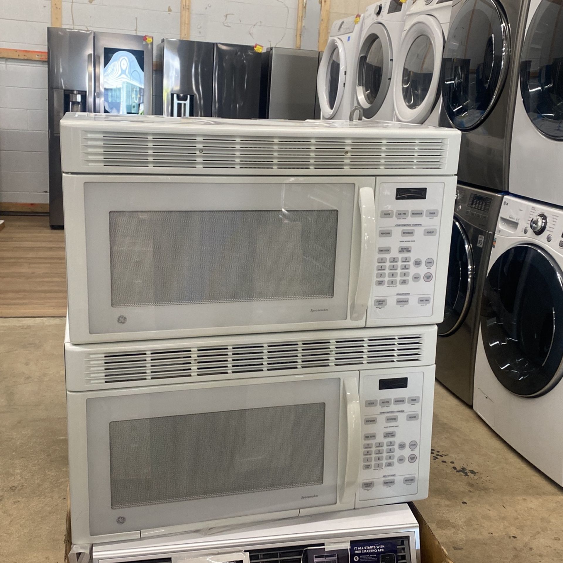 G.E White microwave White 1.2cf