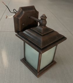 Exterior coach porch lamp - Prarie style