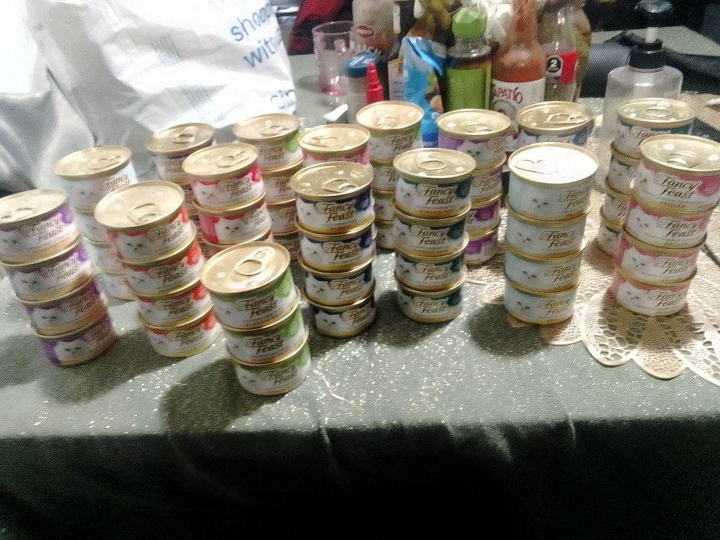 Fancy Feast Cat Food