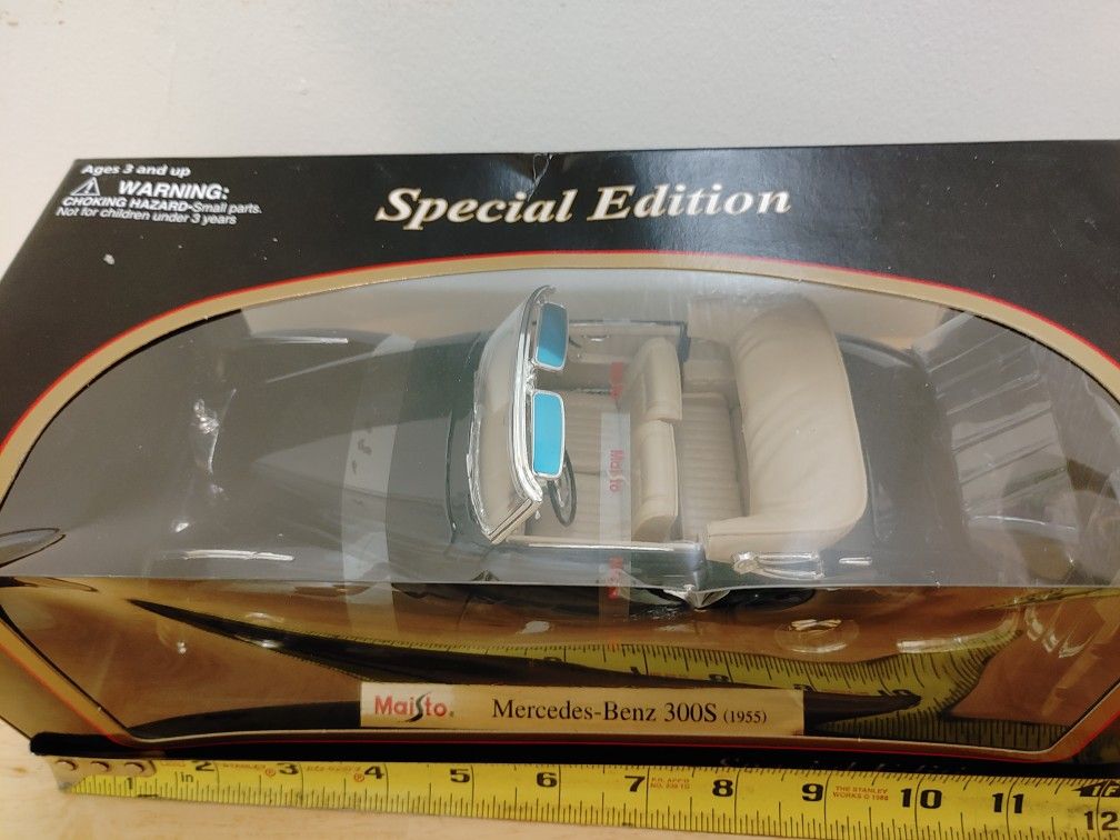 Maisto 1955 Mercedes Benz 300S 1:18 Scale Diecast Special Ed - Black