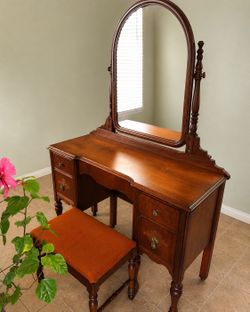 Vintage Vanity Set