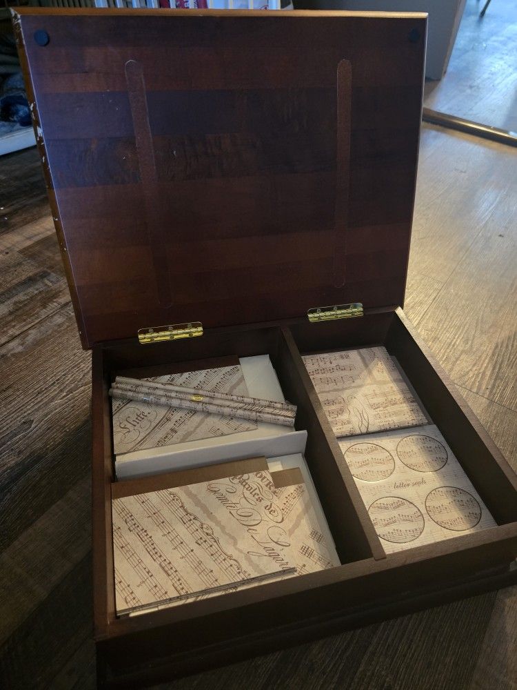 Music Themed Note Cards And Paper Set In Nice Wood Box