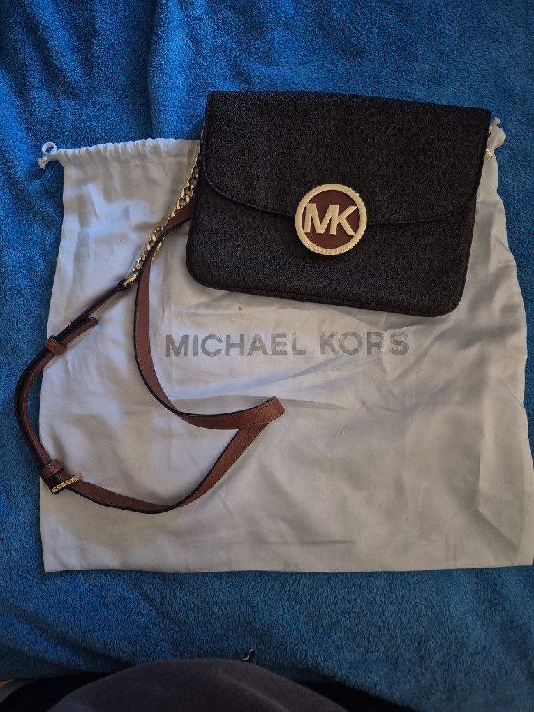 Michael Kors Messenger Bag