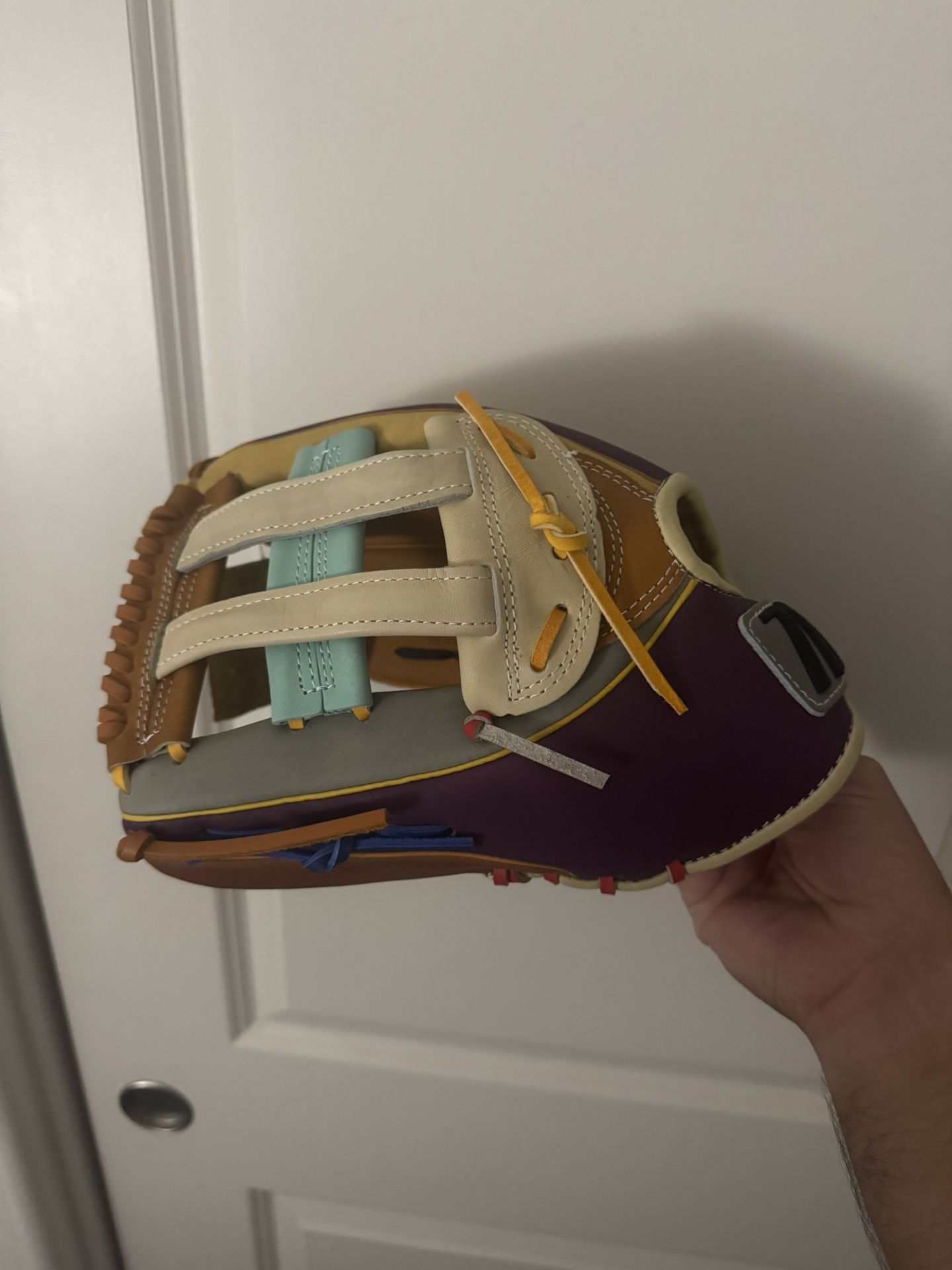 Marucci Glove