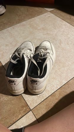 Nike Air force 1 ; black outlined