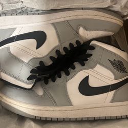 SIZE 8 MEN - Jordan 1 Light Smoke Grey 