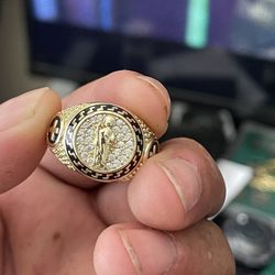 Gold Ring With Diamonds