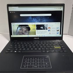 ASUS VIVOBOOK 14 WINDOWS 11 PRO Wi-Fi 5, USB Type-C, 10Hrs Battery Life,,
HDMI OUTPUT
WEBCAM
500GB SSD
FAST AND RELIABLE 
NO ISSUES WHATSOEVER
CHARGER