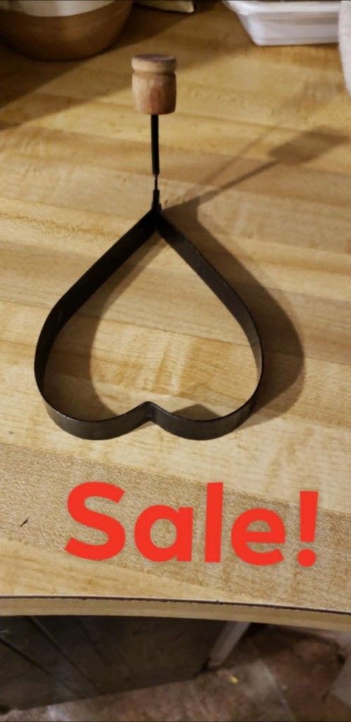 🩷 Egg Or Pancake Non Stick -- Still Available 