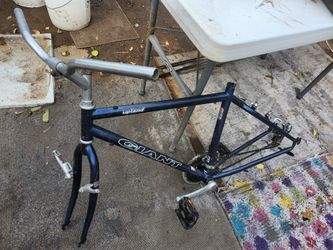 Farm Glant Upland Complete 26INCH 18SPEED VERY GOOD CONDITION