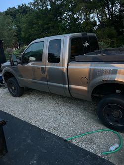 Ford F-250 Super Duty Crew Cab Pickup Truck