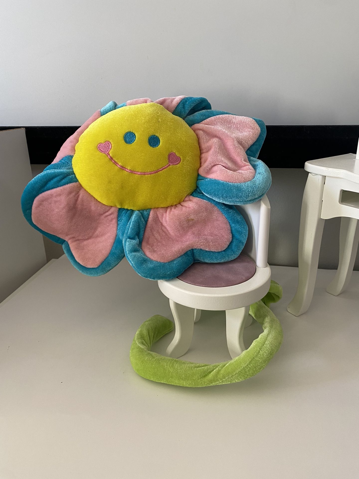 Poseable Smiling Yellow blue pink Flower Plush 23” HTF Flower Palz NWT Baby Toy