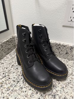 Dr. Martens Jesy Black Leather Platform Lace-Up Ankle Boots Women US 9 EU 41 New