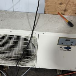 1.5 Hp Water Chiller. Under Power And Working 