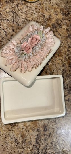 Hierlooms of tomorrow box decorative vintage