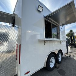 Food Trailer / READY TO GO!
