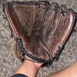 Rawling softball glove