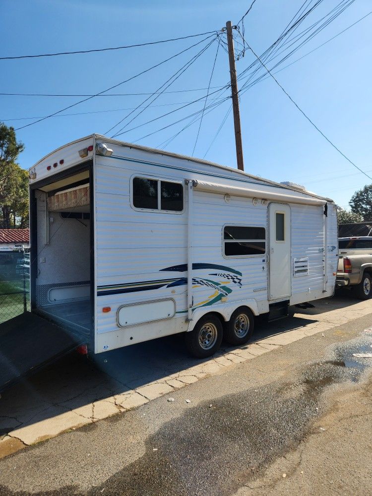 2002 Tail-Gater TOY HAULER