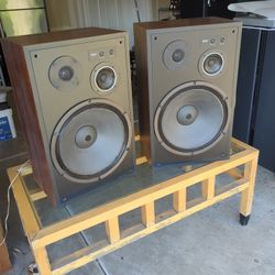 ONKYO. Speakers.