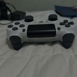 White DualShock PS4 Controller