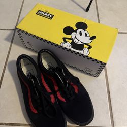 Mickey Mouse Club House Old Skool Vans Men’s Size 9.5