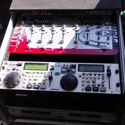 Gemini Turn Tables Mixer Everything In The Pic Plus The Case 