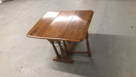 33x27 folding table solid wood. Good condition