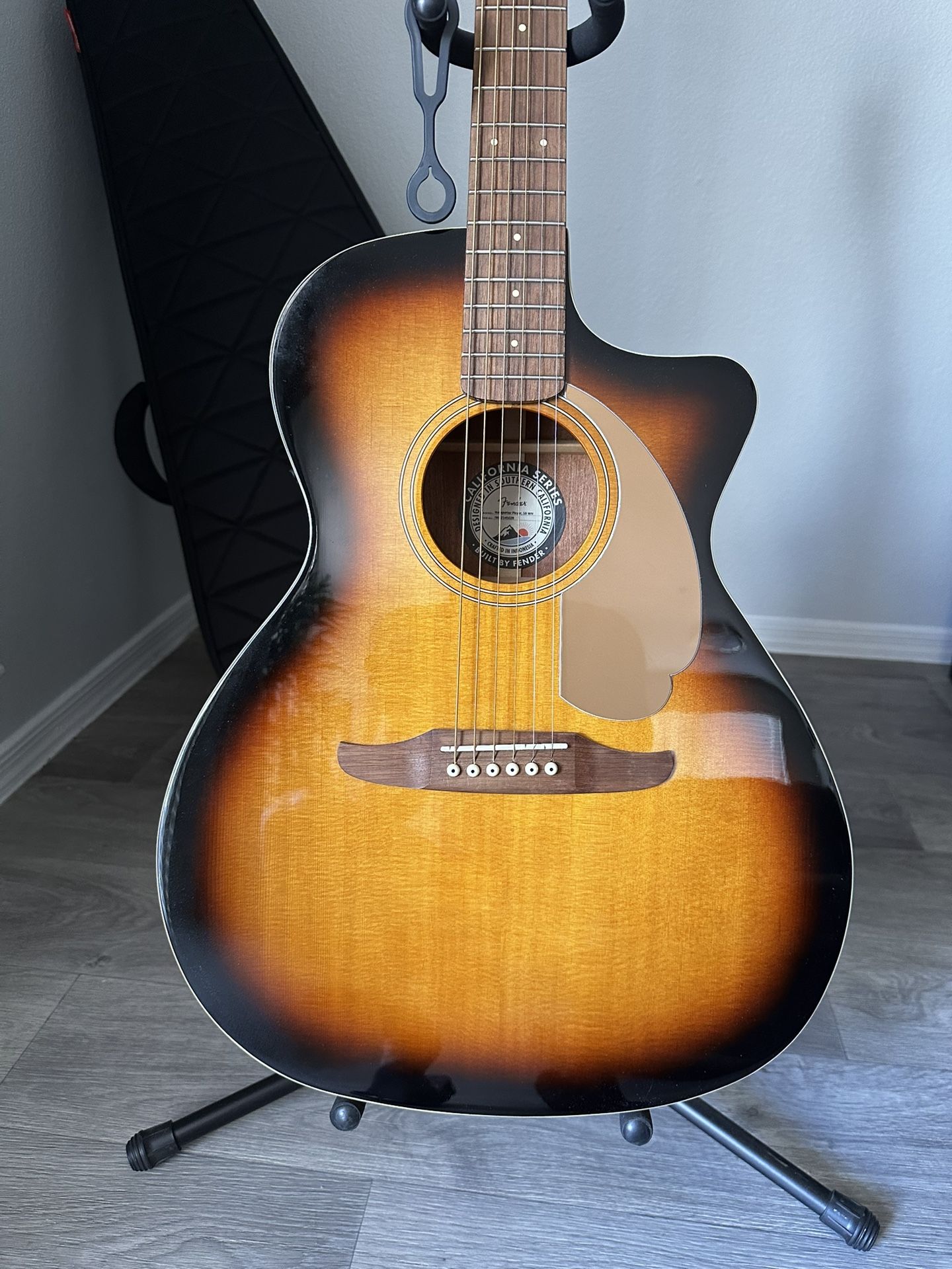 Fender Newporter Guitar - Acoustic/Electric