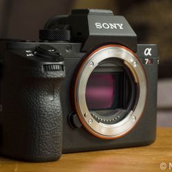 Sony A7rii 42mega Pixels Full Frame $600 obo