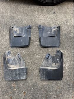 TOYOTA TUNDRA 22-27 MUD FLAPS