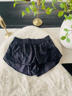 Lululemon hotty hot shorts sz 4