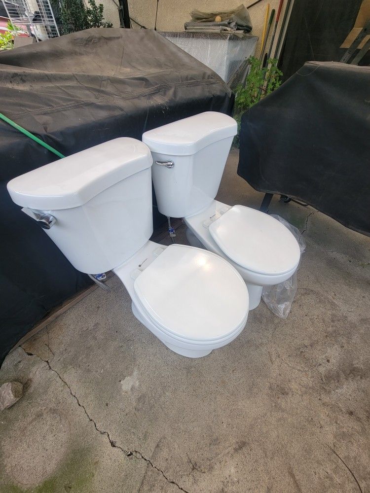Toilets GLACIER BAY