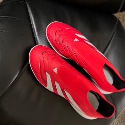 Adidas Predator Cleats TF Never Used No Insole 60$
