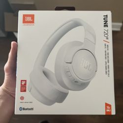 JBL 720 BT wireless headphones