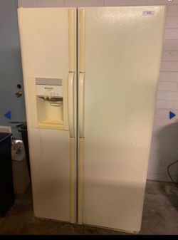 6179	Frigidaire 26 cf side by side refrigerator/freezer