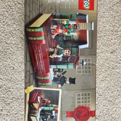 LEGO Holiday Charles Dickens Tribute a Christmas Carol Exclusive 40410
