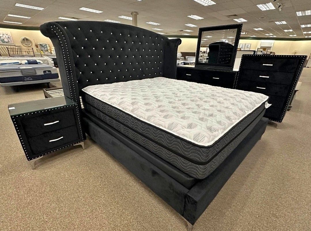 BEAUTIFUL QUEEN BRAND NEW PILLOW TOP MATTRESS AND BOXSPRING SAME DAY DELIVERY