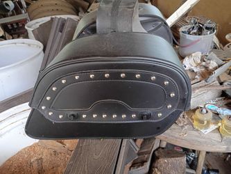 Motorcycle saddle bags