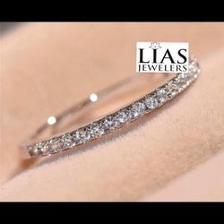 New 18k White Gold Wedding Ring 