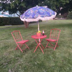 Cute Patio Table And Chairs With Umbrella