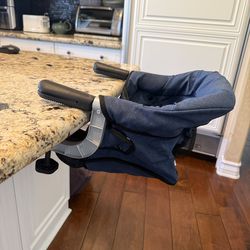 Portable hook on chair for toddler