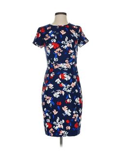 Elegant navy dress with a vibrant floral print. Perfect for any occasion.Banana Republic Factory Store

Size 0Casual dress