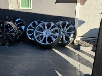 Lexani 28 " rims and tires