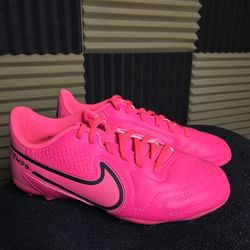 Nike Tiempo legend 9 club kid's soccer cleats.