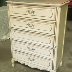 Vintage French Provincial Chest Of Drawers 