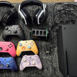 Xbox series X With Lots of Accessories