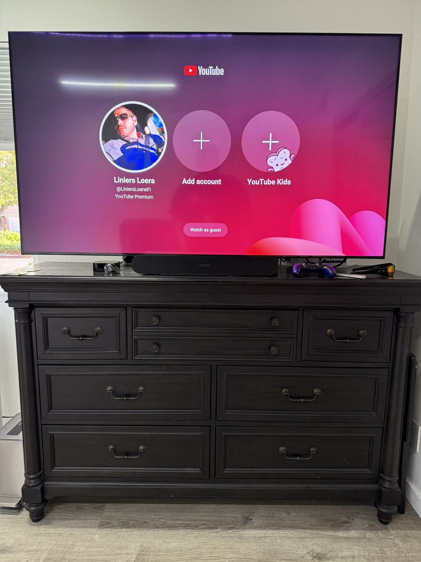 SAMSUNG TV 65’ INCH AND DRESSER WITH DRAWERS AND 2 NIGHTSTANDS